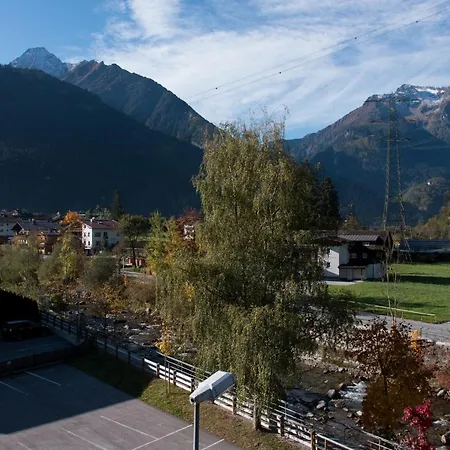 423 - Penthouse Centrum Near Area *